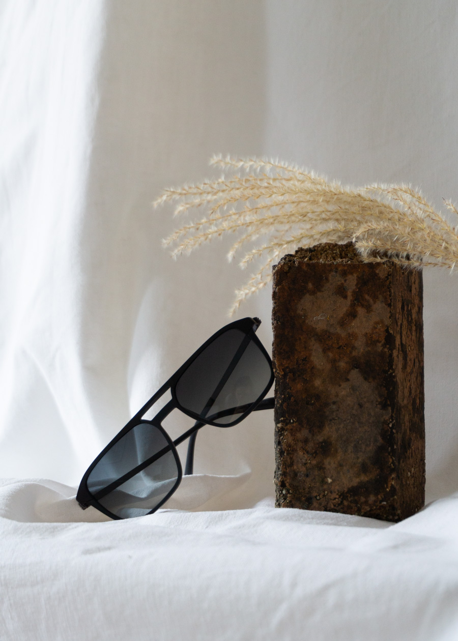 https://www.rgdaily.com/wp-content/uploads/2019/10/accessories-eco-eyewear-modo-sustainable-fashion-sunglasses-product-photography-3.jpg