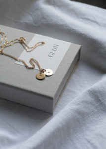 GLDN - Elegant, Dainty & Timeless Minimalist style, gold earrings, minimal fashion, vintage style | RG Daily Blog