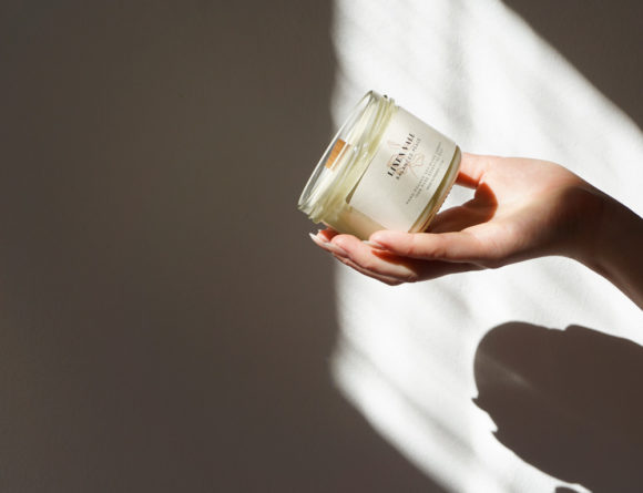 Linen Vale, Natural Soy Candles Handmade in France ~ Simple For Everyday Slow Living | Minimalist Home, Scandinavian Design, Sustainable Brand, Natural Aesthetic | Product Photography, Light and Shadows | RG Daily Blog