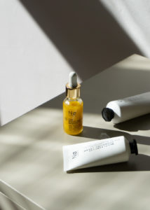 No Cosmetics - Minimalist Skincare, Simple Everyday Beauty | Product Photography, Packaging Desing, Shadow Play, Lighting, Vegan Cosmetics | RG Daily Blog