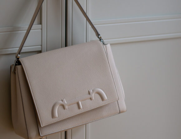 Carolina Herrera Handbag - Beige Neutral Nude Cream Leather - 2020 Designer It Bag - Classic Style Timeless Fashion - Beige Aesthetic - Slow Fashion | RG Daily Blog